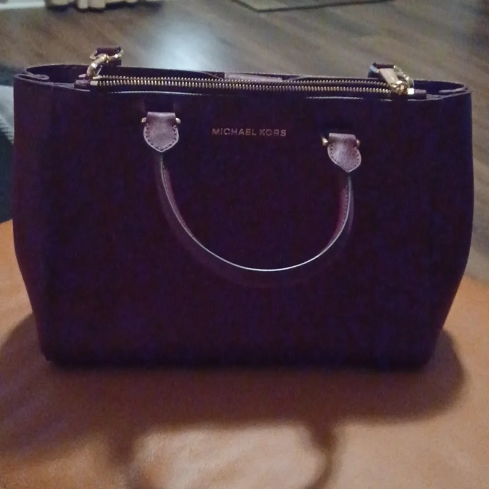 > Michael Kors Dark Red Leather Shoulder Bag